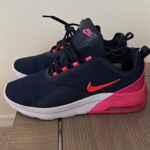 Women’s Nike Air size 9.5